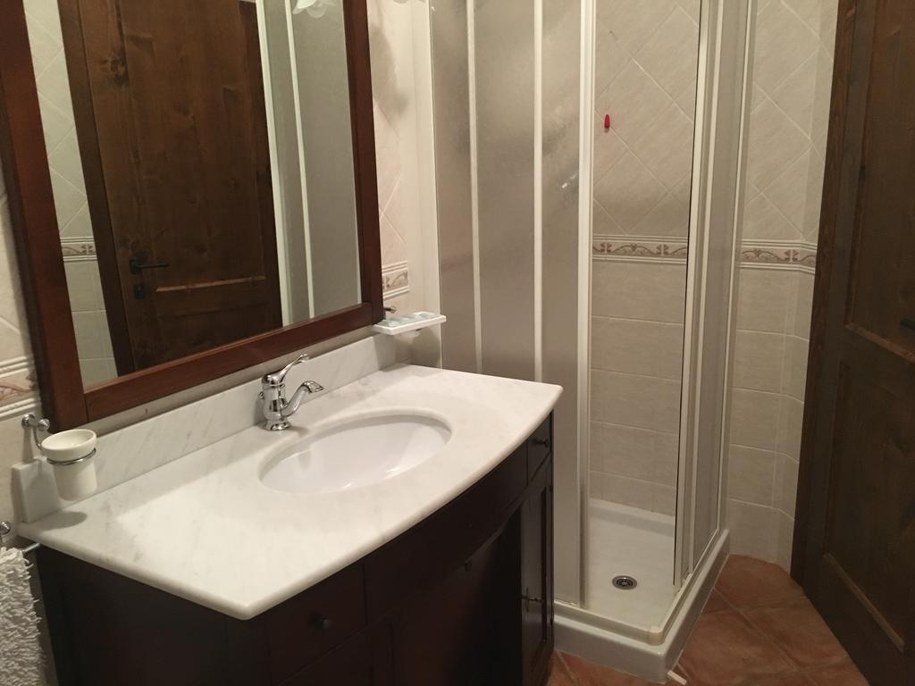 Appartamenti E Camere Il Poggio Di D'Angeli Lidia Auditore Eksteriør billede