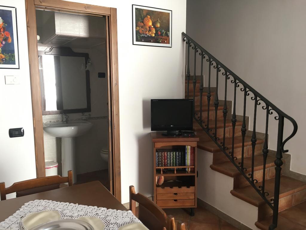 Appartamenti E Camere Il Poggio Di D'Angeli Lidia Auditore Eksteriør billede
