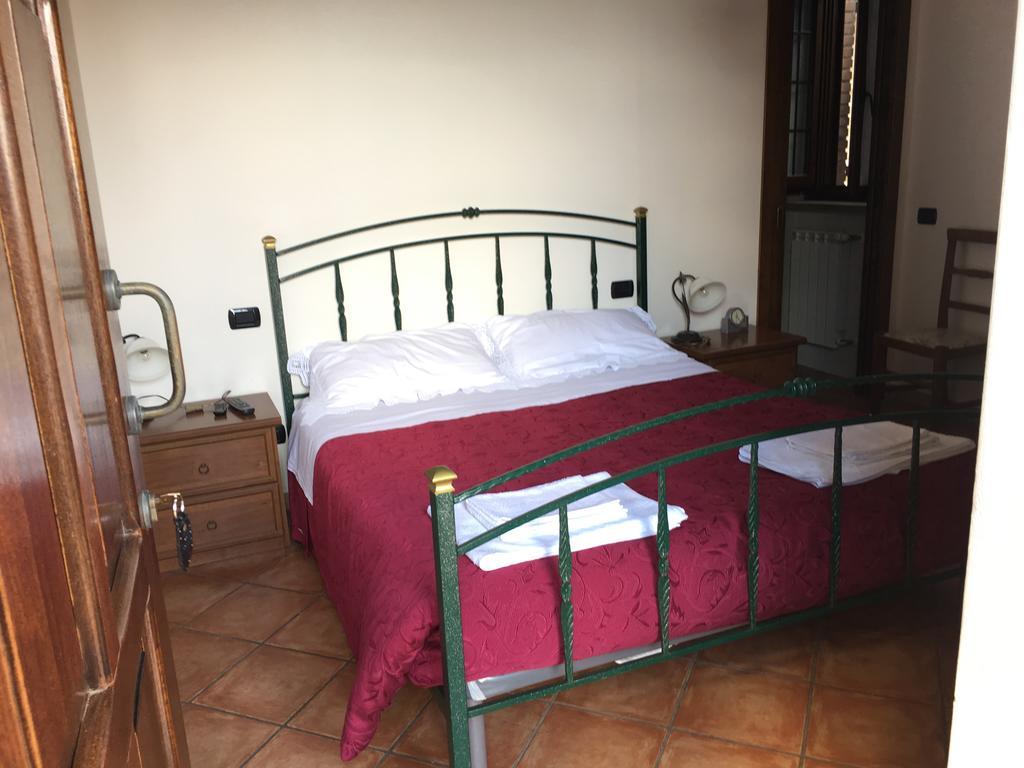 Appartamenti E Camere Il Poggio Di D'Angeli Lidia Auditore Eksteriør billede
