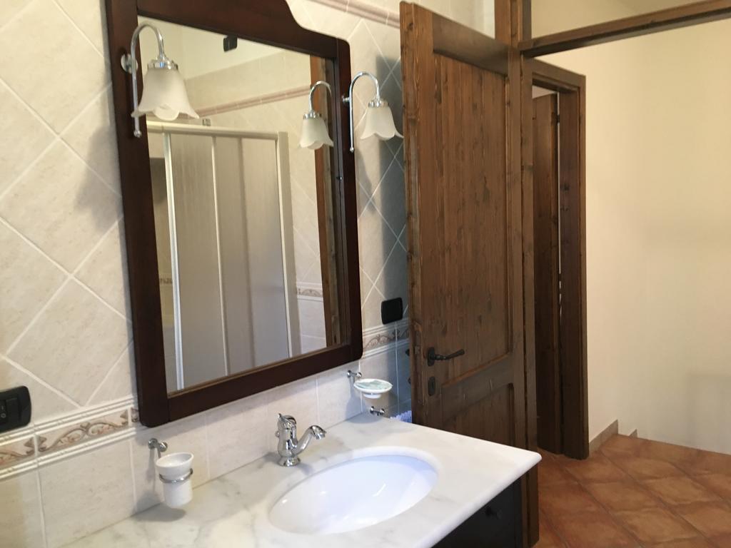 Appartamenti E Camere Il Poggio Di D'Angeli Lidia Auditore Eksteriør billede