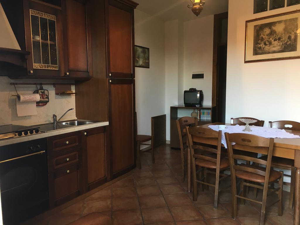 Appartamenti E Camere Il Poggio Di D'Angeli Lidia Auditore Eksteriør billede