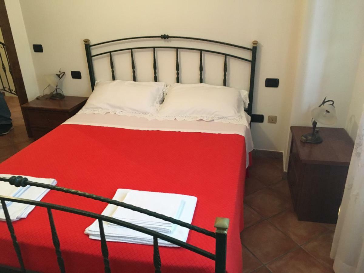 Appartamenti E Camere Il Poggio Di D'Angeli Lidia Auditore Eksteriør billede