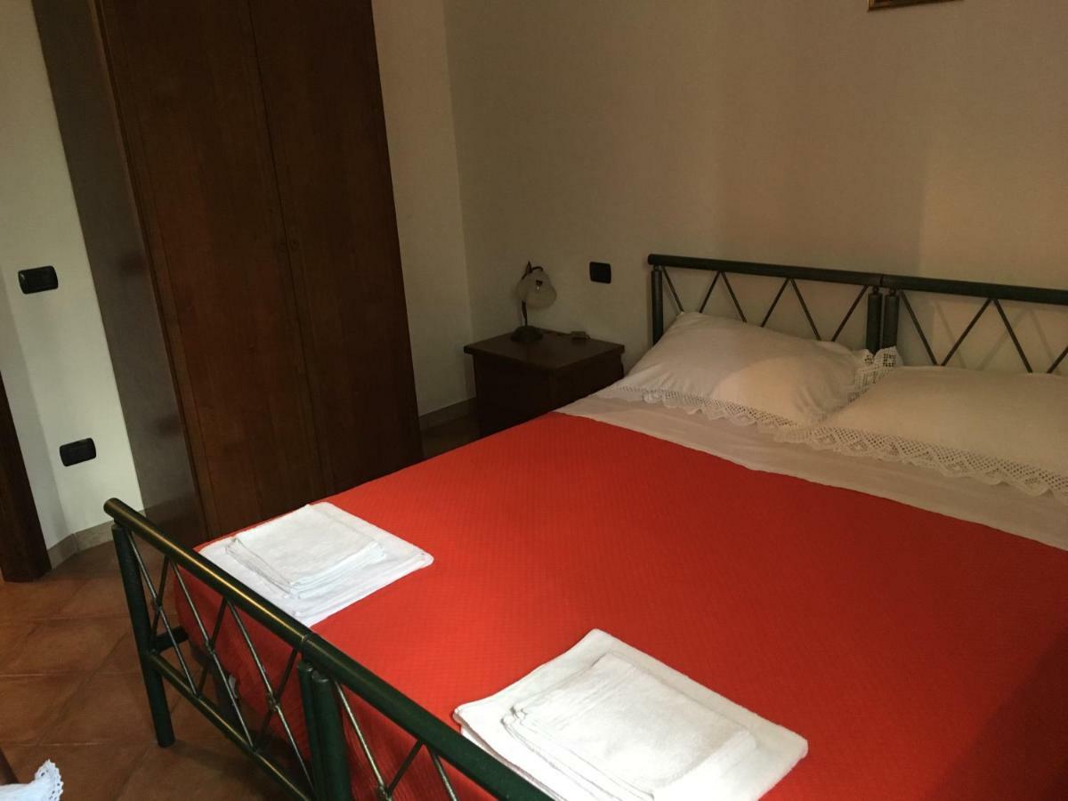 Appartamenti E Camere Il Poggio Di D'Angeli Lidia Auditore Eksteriør billede