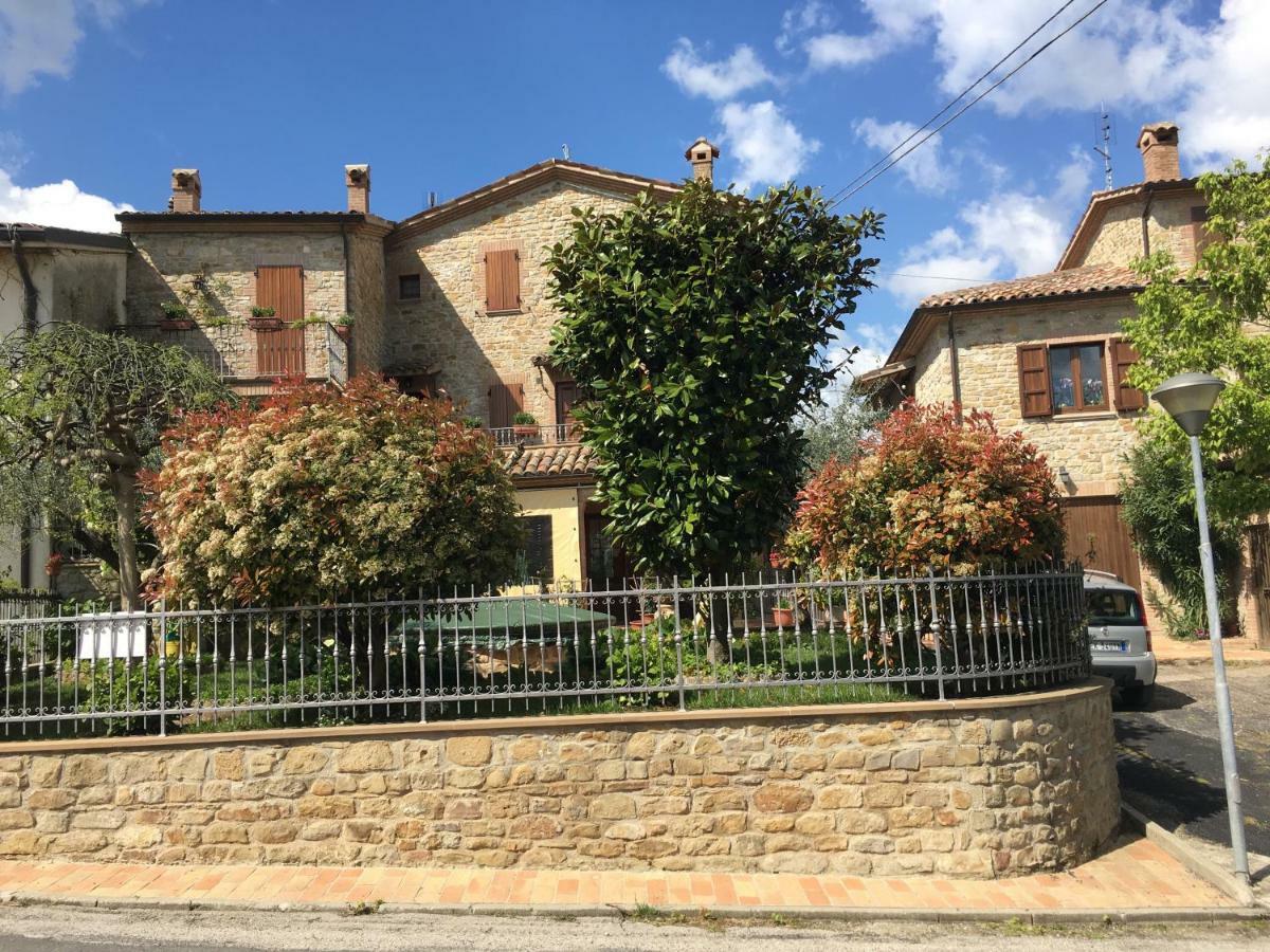 Appartamenti E Camere Il Poggio Di D'Angeli Lidia Auditore Eksteriør billede