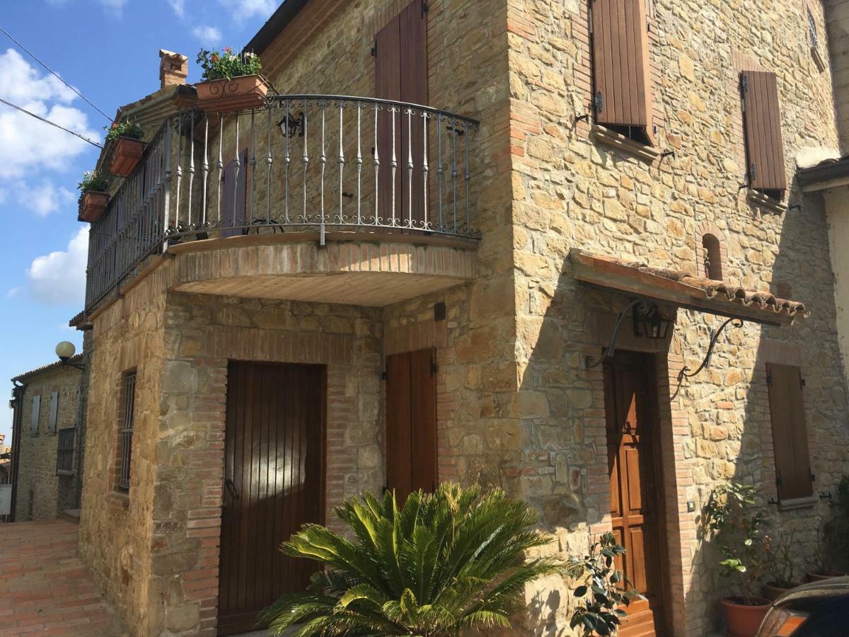 Appartamenti E Camere Il Poggio Di D'Angeli Lidia Auditore Eksteriør billede